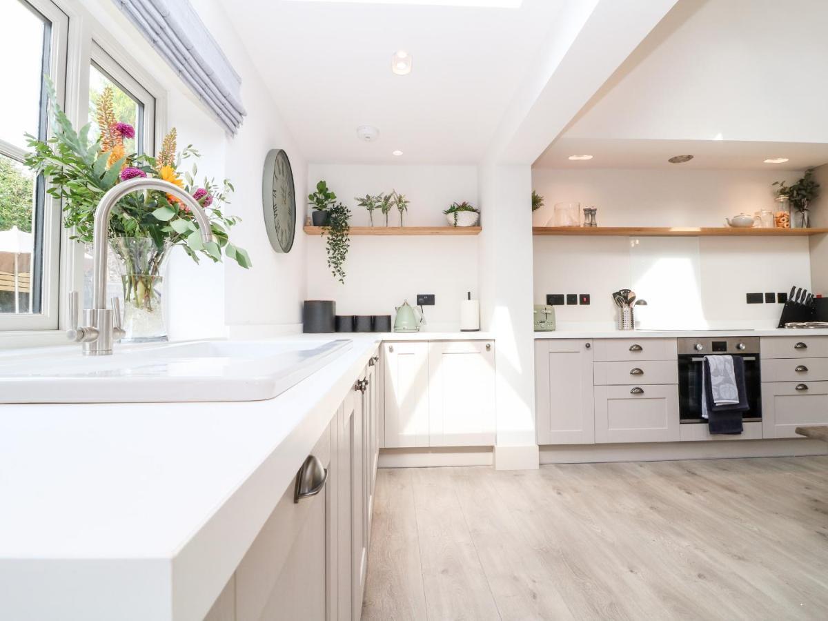 12 Manor Farm Close Kingham Eksteriør bilde